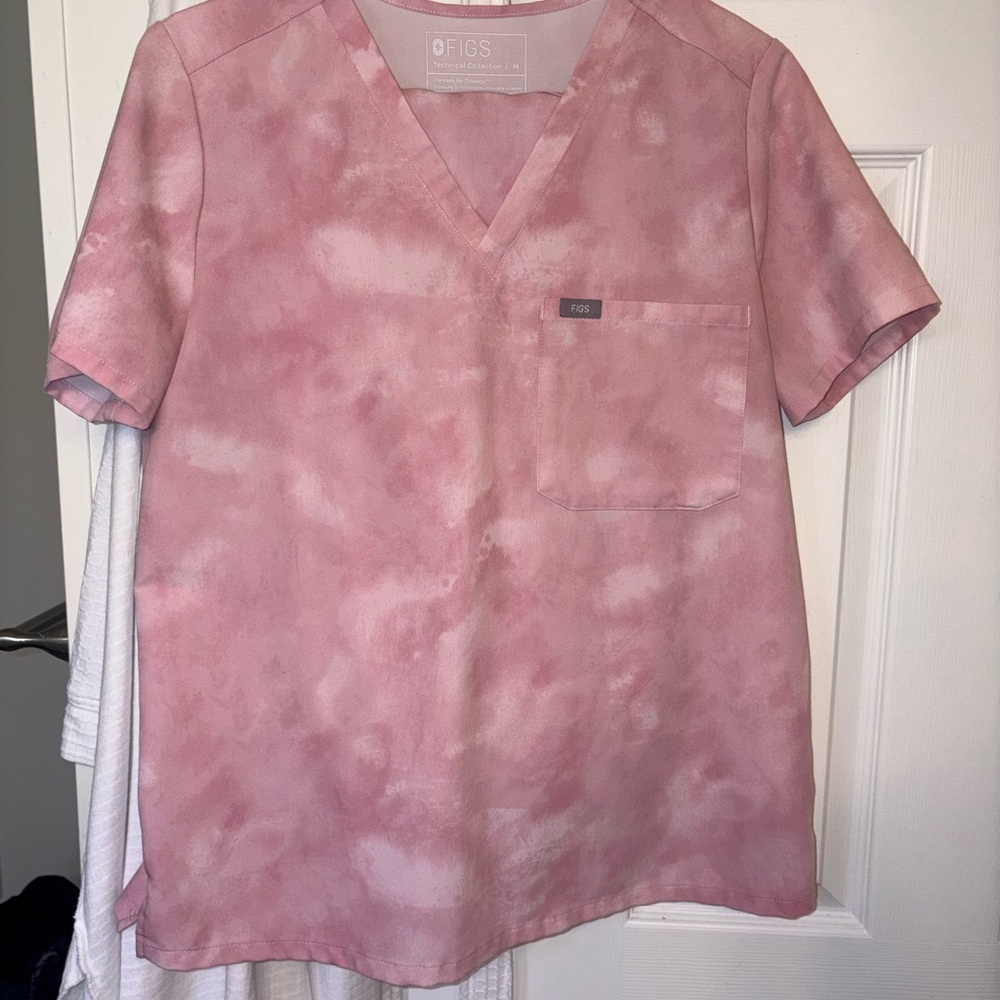 Figs woman’s Pink Tee/jogger scrub pants